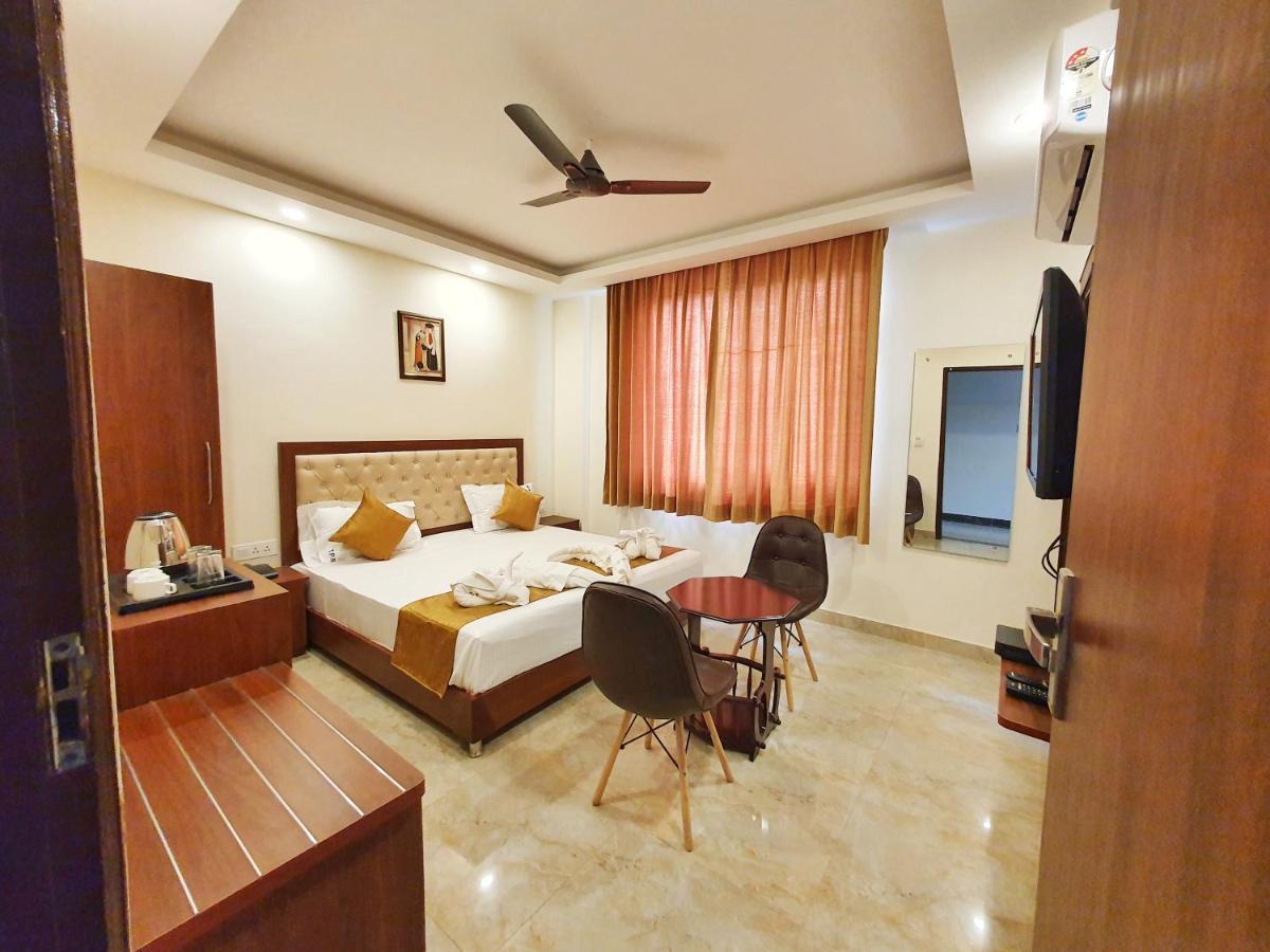 The Park Residency Hotel Dehradun Eksteriør billede